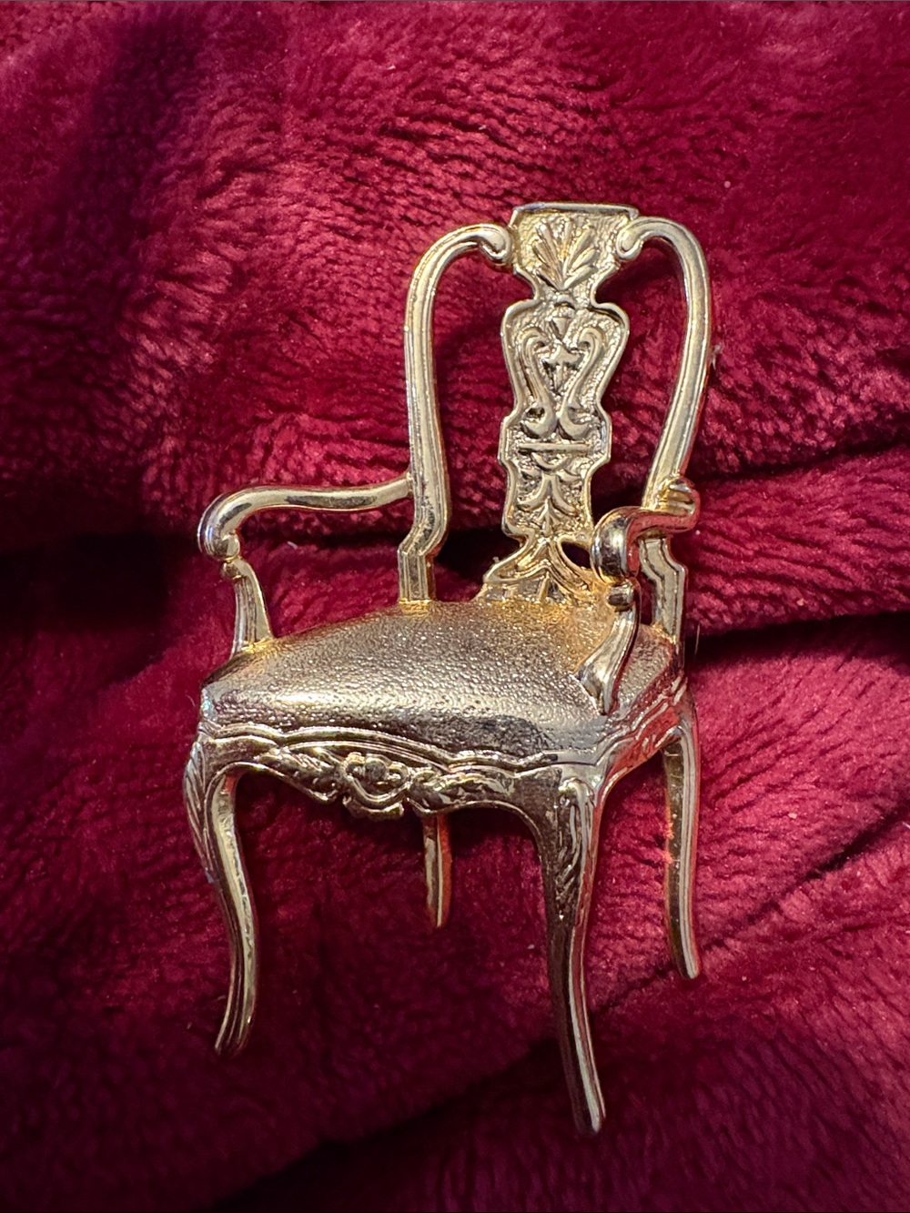 Miniature Decorative Gold Accent Chair Brooch